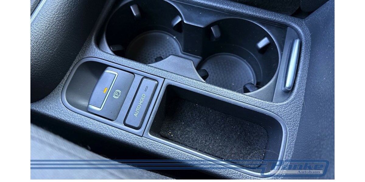 VW Tiguan Sport*AHK*R-Cam*Alca*WR+SR**Tempo*Ambiete 213.970 km 10.980 &euro; Berlin 13187