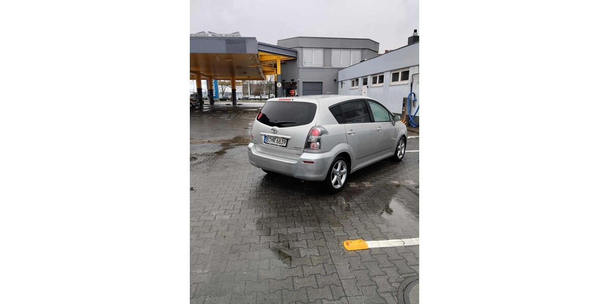 Toyota Verso 200.000 km 3.499 &euro; Berlin 10178