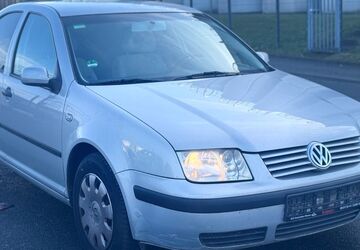 VW Bora 218.101 km 2.499 &euro; Wildau 15745