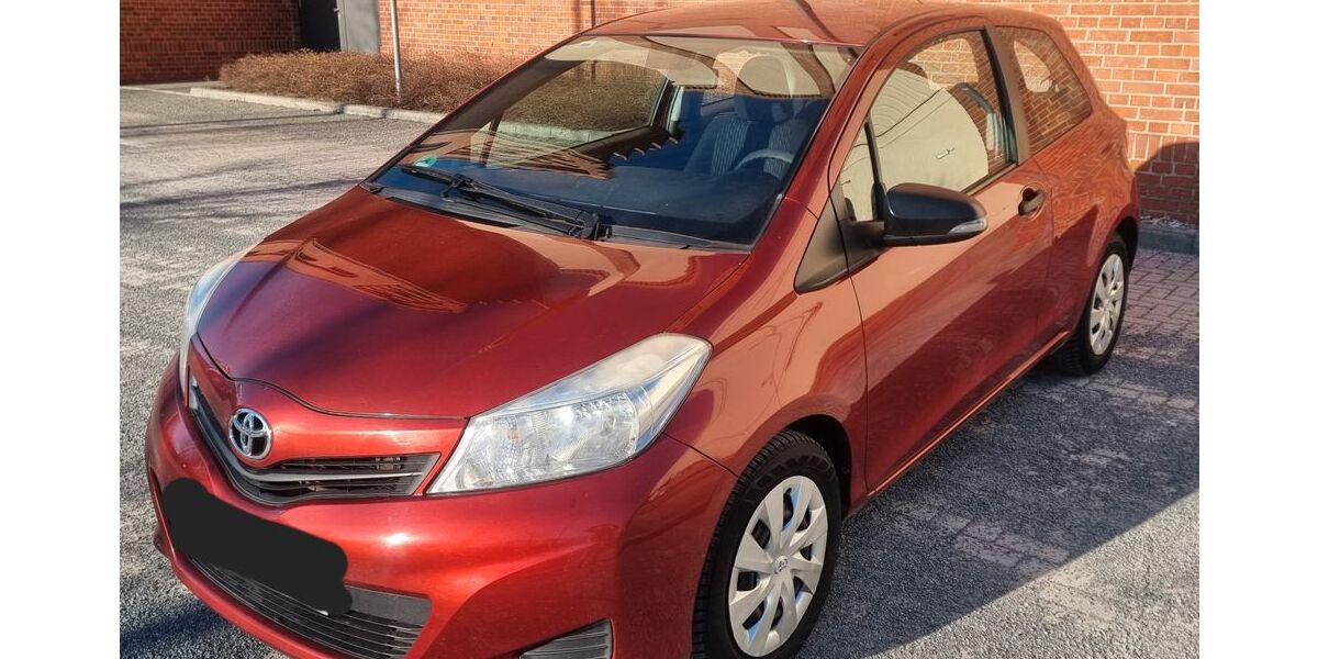 Toyota Yaris 199.300 km 3.990 &euro; Berlin 12489