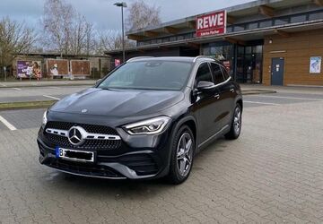 Mercedes-Benz GLA 250 49.000 km 32.800 &euro; Berlin 13125