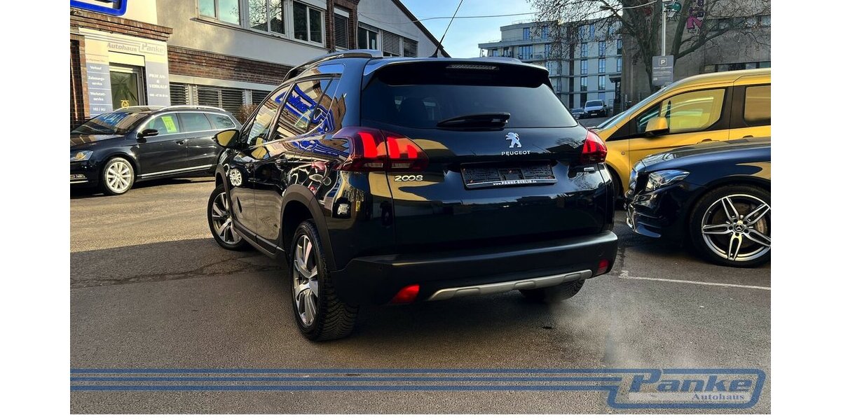 Peugeot 2008 1.2 PureTech Allure*Carplay*Leder*Tempo* 100.000 km 7.480 &euro; Berlin 13187