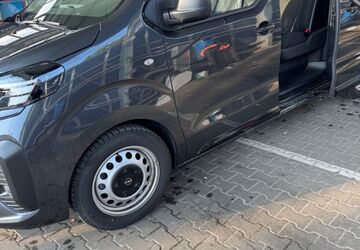 Opel Vivaro 18.000 km 32.999 &euro; Berlin 12305