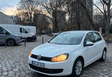 VW Golf 120.862 km 5.400 &euro; Berlin 10557