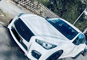 INFINITI Q50 160.000 km 22.999 &euro; Berlin 12101