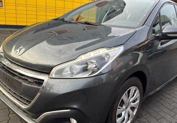 Peugeot 208 106.000 km 4.199 &euro; Berlin 13055