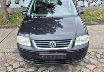 VW Touran 198.036 km 1.600 &euro; Berlin 13055