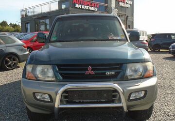 Mitsubishi Pajero 179.000 km 11.950 &euro; Wildau 15745