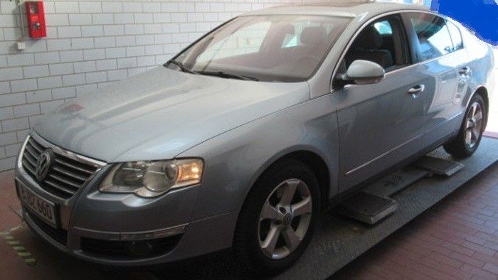 VW Passat 128.700 km 6.200 &euro; Berlin 12349