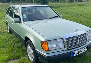 Mercedes-Benz 200 208.000 km 10.400 &euro; Berlin 10245