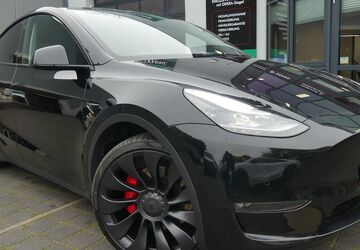 Tesla Model Y 41.153 km 37.300 &euro; Berlin 13156