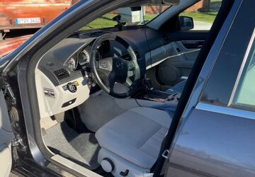 Mercedes-Benz C 200 174.400 km 5.599 &euro; Berlin 10553