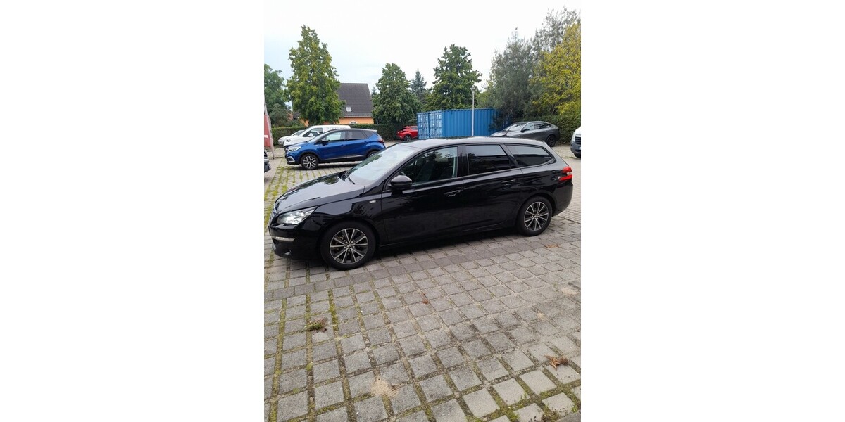 Peugeot 308 217.000 km 8.150 &euro; Berlin 10178