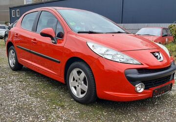 Peugeot 207 89.000 km 2.500 &euro; Berlin 13088