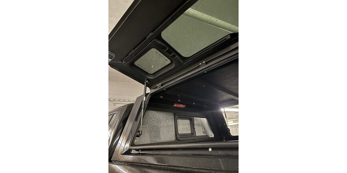 Toyota Hilux 91.000 km 57.000 &euro; Berlin 10178