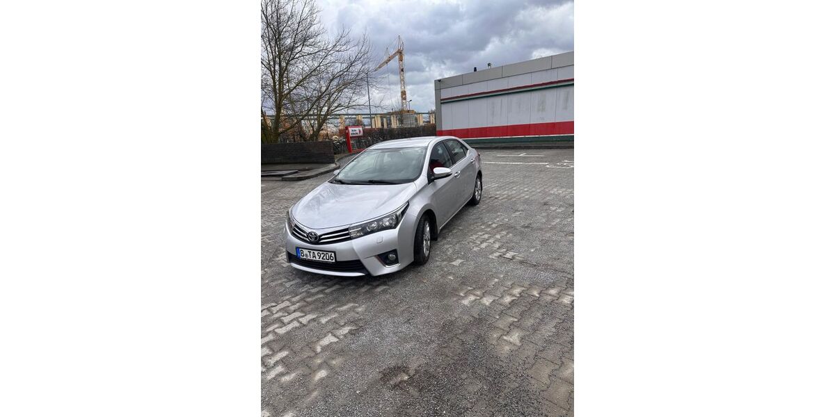 Toyota Corolla 114.000 km 11.490 &euro; Berlin 10179