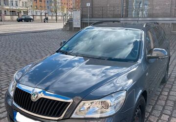 Skoda Octavia 176.000 km 6.200 &euro; Berlin 10245