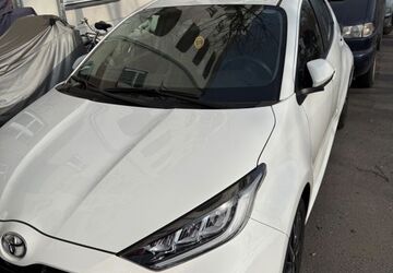 Toyota Yaris 27.200 km 18.500 &euro; Berlin 12045