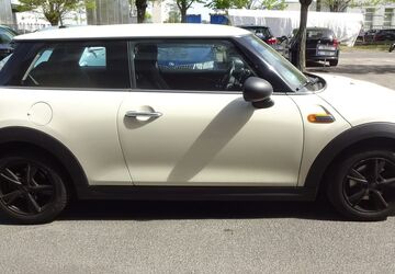 Mini One First 136.000 km 7.950 &euro; Berlin 12249