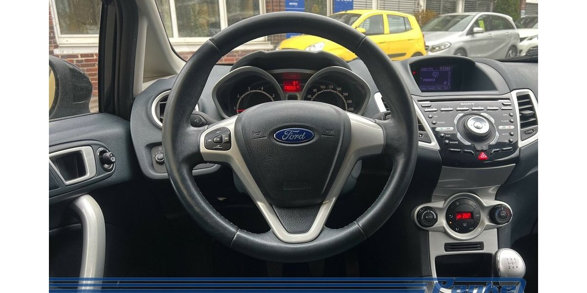 Ford Fiesta Titanium*Keyless*PDC*LED*Tel.*Chrom*GAS* 178.353 km 4.290 &euro; Berlin 13187