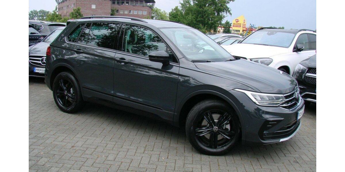 VW Tiguan 2.0TDI Urban Sport 4x4 ACC Navi LED 1.501 km 35.980 &euro; Falkensee 14612