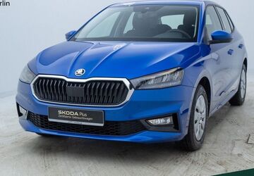 Skoda Fabia 5.367 km 15.489 &euro; Berlin 13088