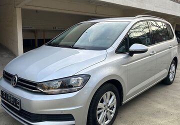 VW Touran 134.000 km 17.500 &euro; Berlin 10783
