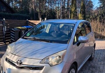 Toyota Verso-S 94.000 km 6.898 &euro; Velten 16727
