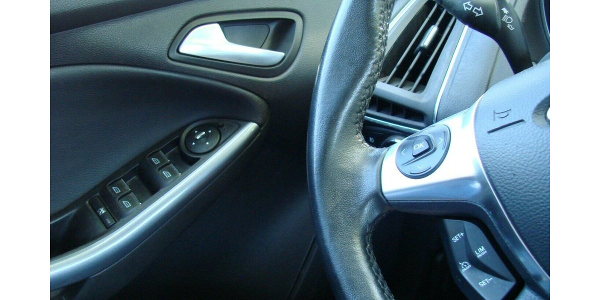 Ford Focus Turnier 1.0L EcoBoost Titanium Bi-Xenon Lede 140.121 km 3.980 &euro; Falkensee 14612
