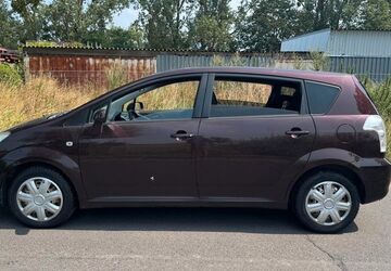 Toyota Corolla Verso 108.443 km 3.950 &euro; Berlin 13629