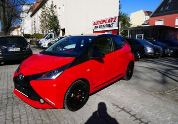 Toyota Aygo (X) 90.216 km 8.799 &euro; Berlin-Tempelhof 12105