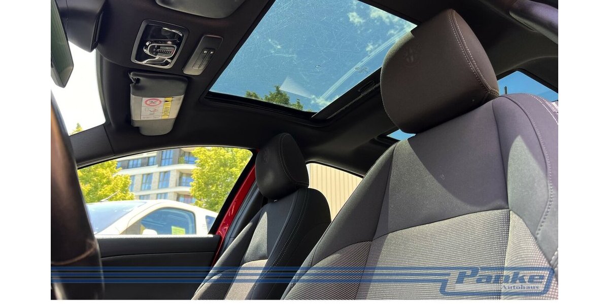 Alfa Romeo Giulietta Turismo*Pano*Schiebe*Sport*SHZ*Tempo* 95.791 km 10.990 &euro; Berlin 13187