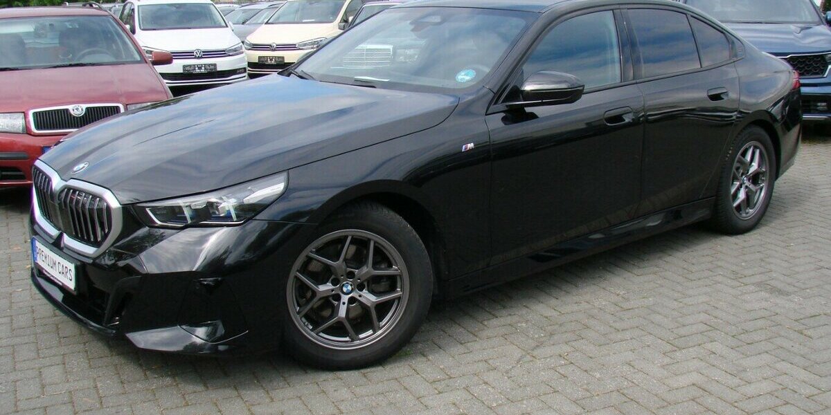 BMW 520 M-Sport Shadow Line ACC H&K SHZ AHK 360º 22.012 km 44.980 &euro; Falkensee 14612