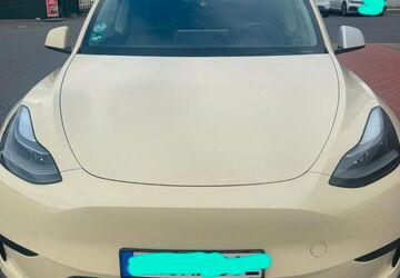 Tesla Model Y 156.216 km 28.000 &euro; Schönefeld 12529
