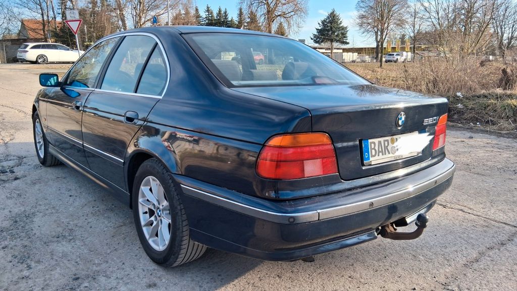 BMW 520 210.400 km 1.990 &euro; Bernau 16321