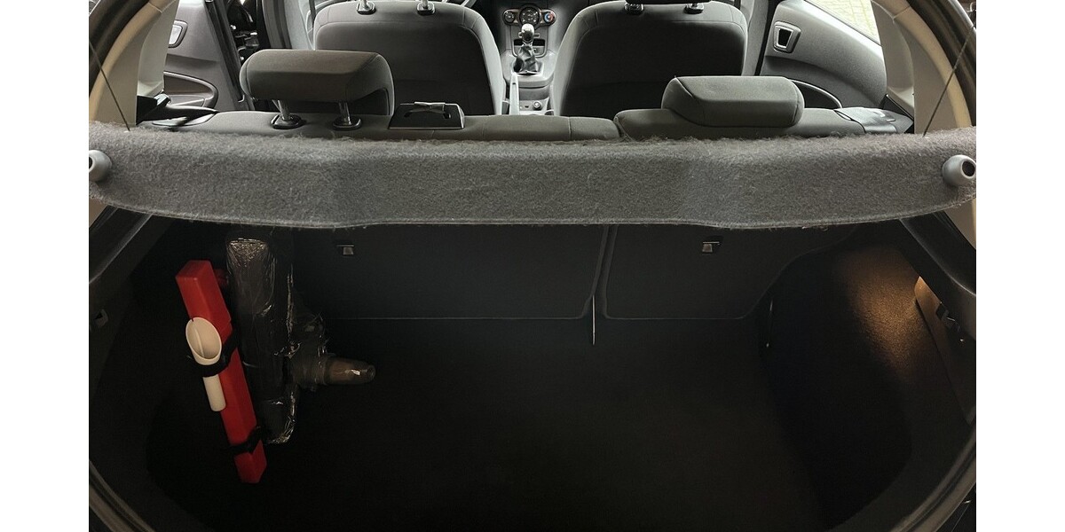 Ford Fiesta 104.950 km 5.200 &euro; Berlin 10178