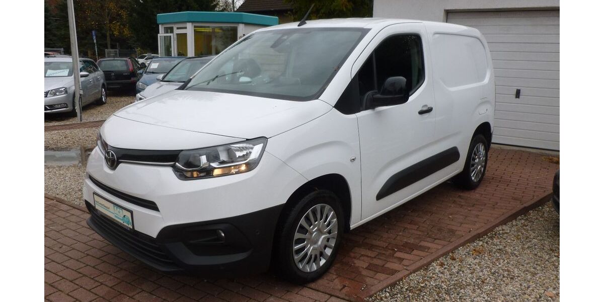 Toyota Proace (Verso) 83.362 km 14.500 &euro; Berlin 12683