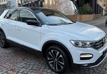 VW T-Roc 124.387 km 17.199 &euro; Berlin 10553