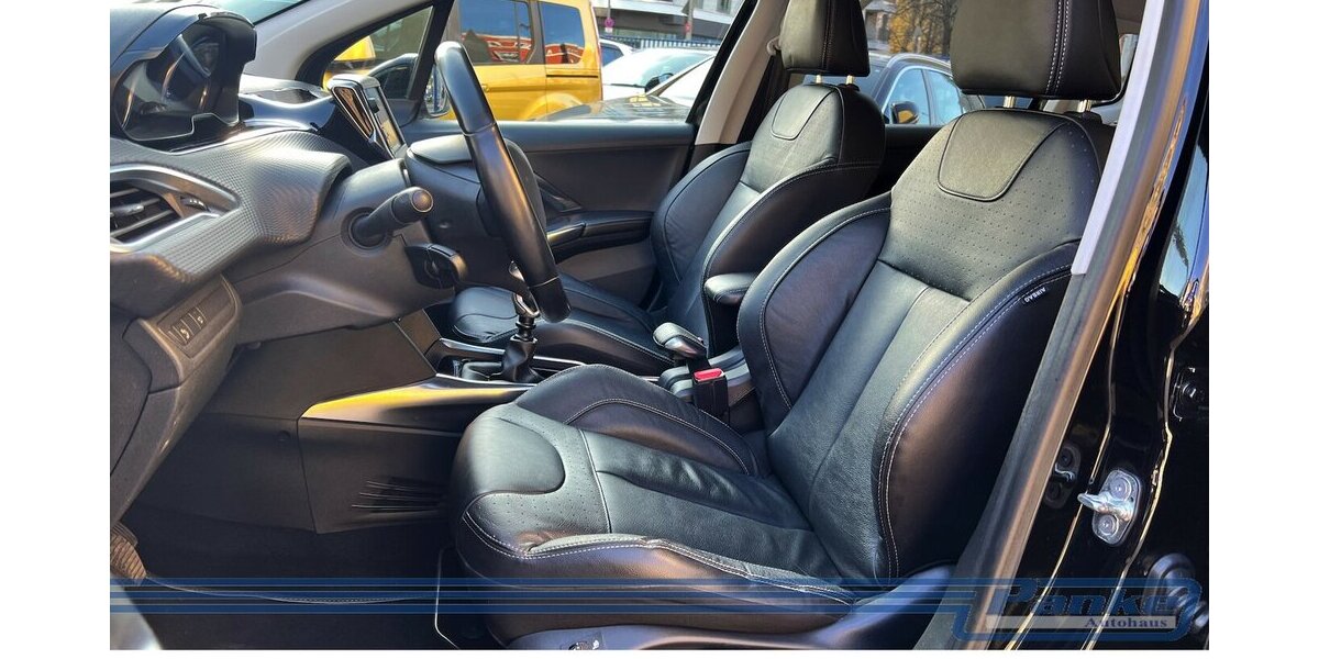 Peugeot 2008 1.2 PureTech Allure*Carplay*Leder*Tempo* 100.000 km 7.480 &euro; Berlin 13187