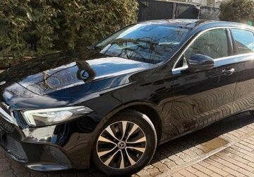 Mercedes-Benz A 180 211.450 km 13.950 &euro; Berlin 13407