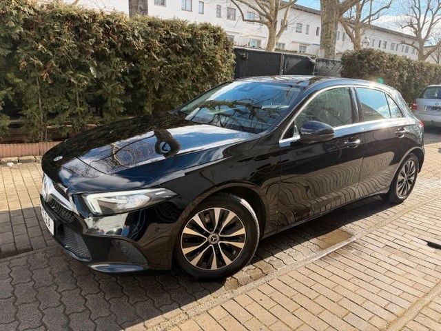 Mercedes-Benz A 180 211.450 km 13.950 &euro; Berlin 13407