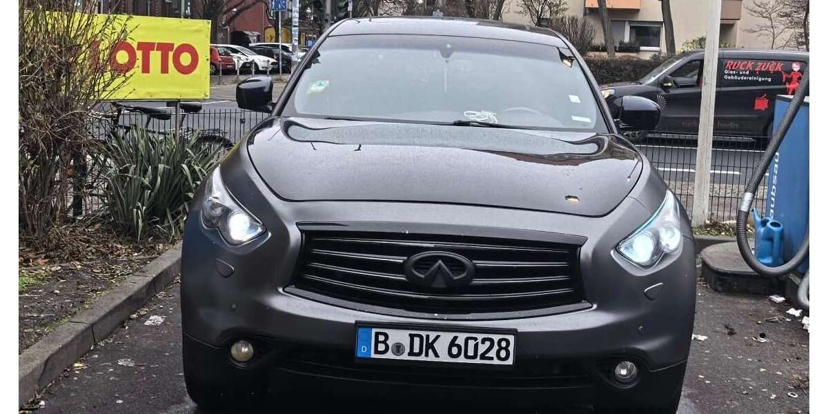 INFINITI FX 200.000 km 10.400 &euro; Berlin 10587