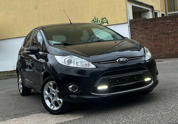 Ford Fiesta Titanium*Keyless*PDC*LED*Tel.*Chrom*GAS* 178.353 km 4.290 &euro; Berlin 13187