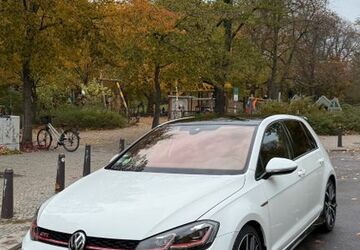 VW Golf 74.000 km 23.800 &euro; Berlin 10715