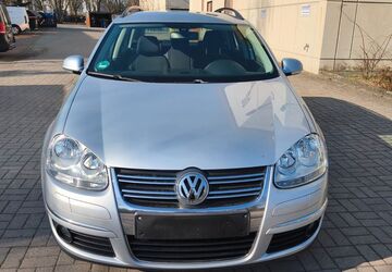 VW Golf 208.493 km 3.399 &euro; Berlin 12349