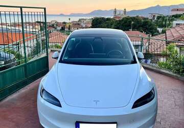 Tesla Model 3 26.500 km 38.990 &euro; Berlin 10719