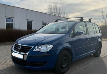 VW Touran 173.874 km 2.975 &euro; Bernau bei Berlin 16321