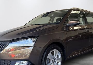 Skoda Fabia 80.360 km 14.480 &euro; Berlin 13467