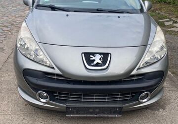 Peugeot 207 114.000 km 3.299 &euro; Berlin 13055
