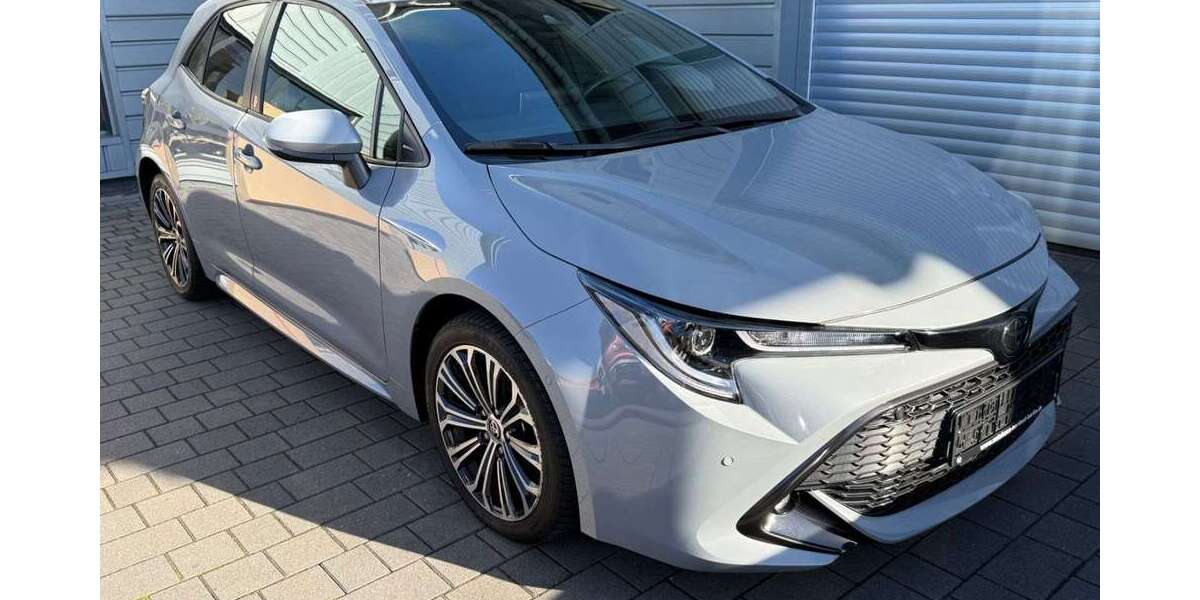 Toyota Corolla 25.370 km 18.290 &euro; Berlin 13051